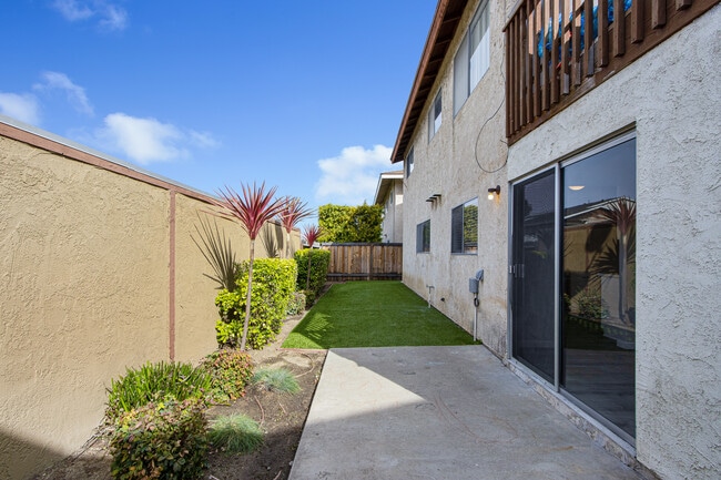 Building Photo - 3005 Jeffrey Dr