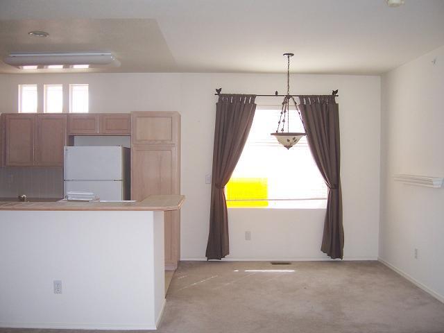 Foto del edificio - Gorgeous 2 Bedroom Condo with 2 Car attach...