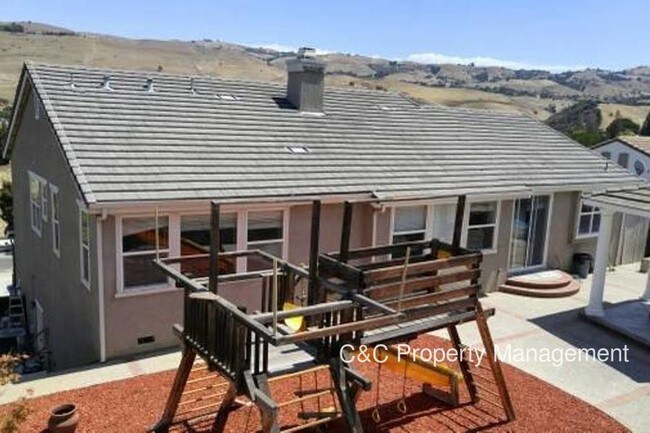 Foto del edificio - 1588 Calco Creek Dr