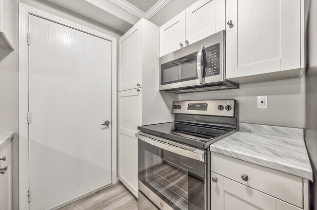 Foto del edificio - 1489 E 120th St