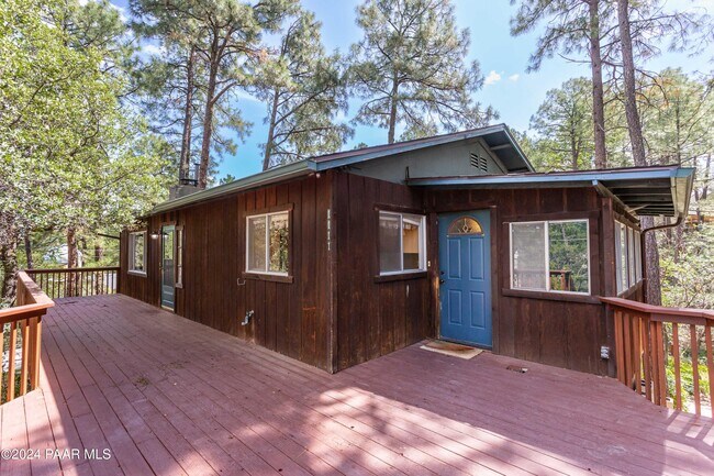 Building Photo - 1111 Hill Dr