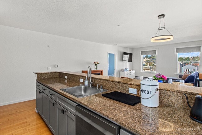 Foto del edificio - 323 29th St