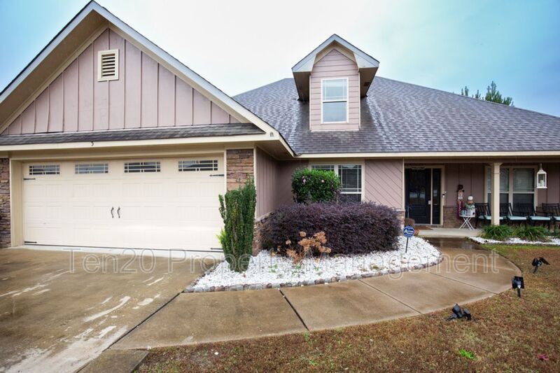 Primary Photo - 5 Silver Leaf Ct