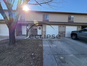 Building Photo - 2463 1/2 Theresea Ln