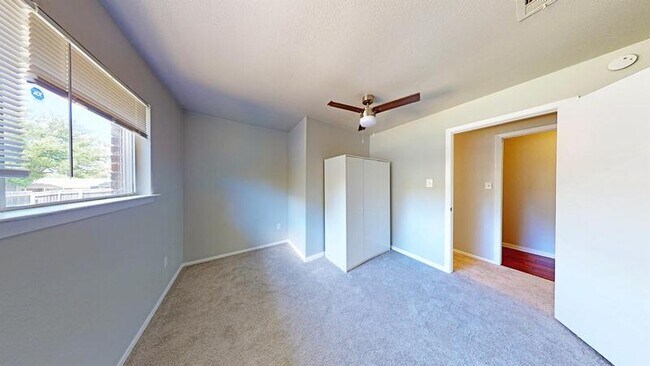 Foto del edificio - 7217 Church Park Dr