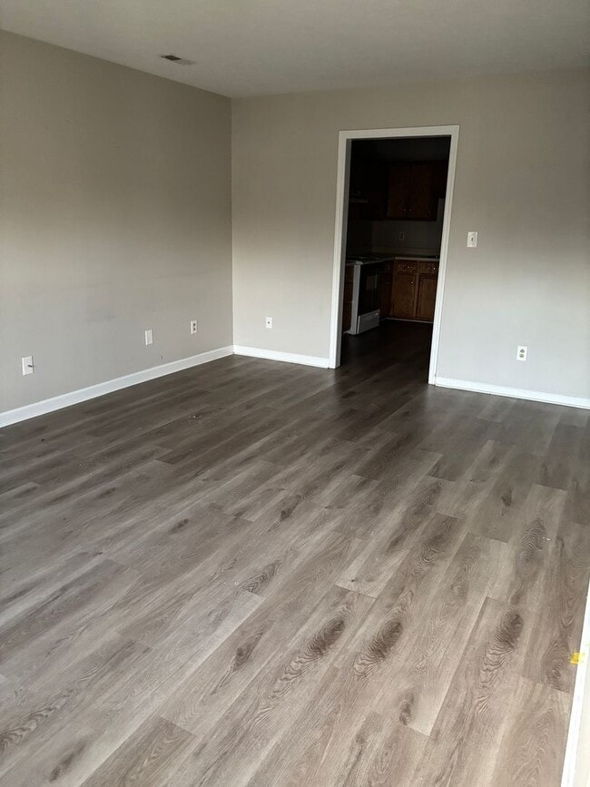 Building Photo - 154 13th Ave NW