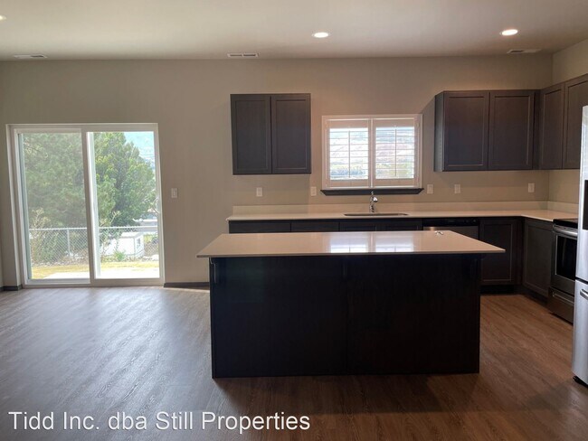 Building Photo - 3 br, 2.5 bath House - 2466 SE Sage Brooke Rd