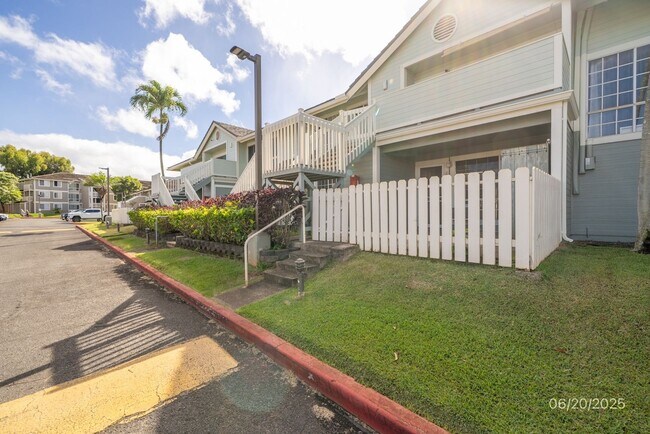 Foto del edificio - MOVE IN READY! 2/1.5/2 Renovated Unit, Cen...