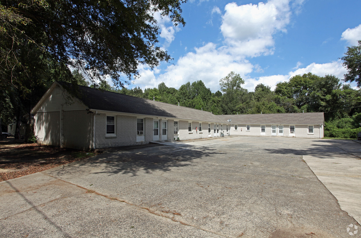 Primary Photo - New Beginnings Apartment Complex