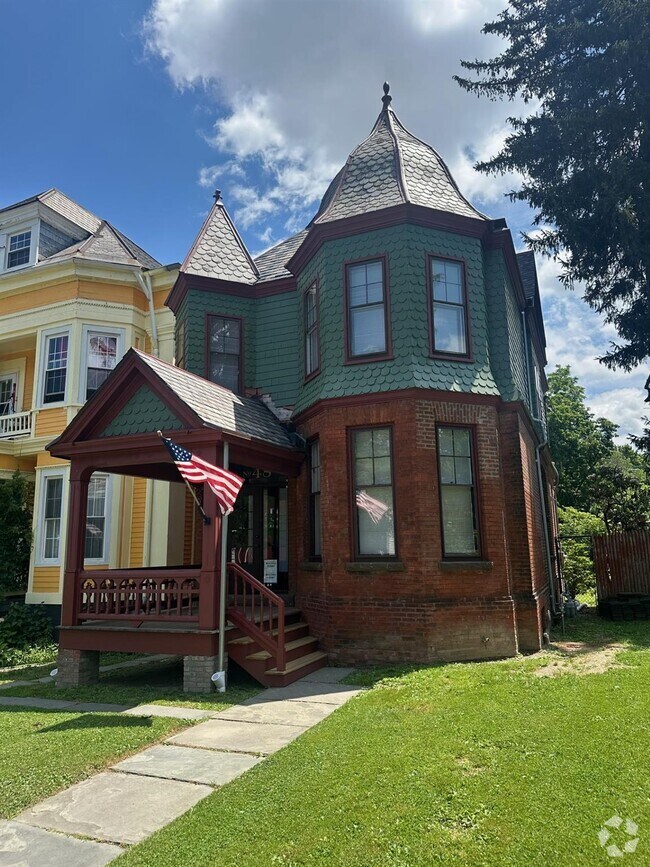 Building Photo - 48 S Hamilton St