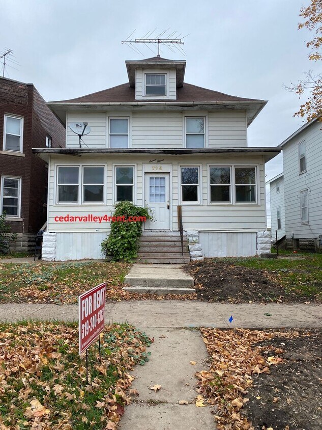 Primary Photo - 715 South St