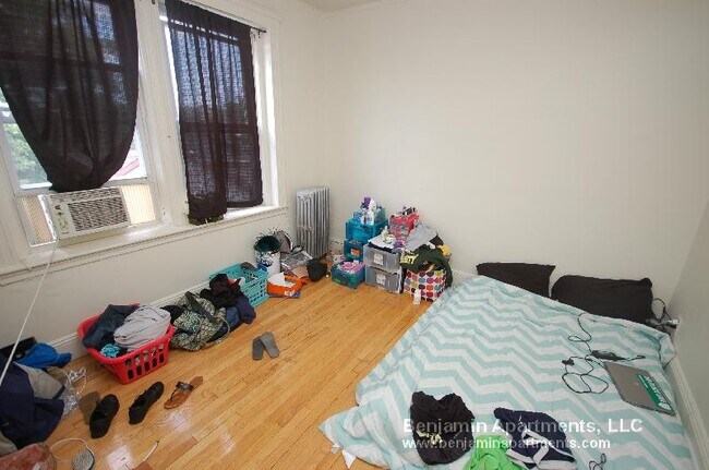 Building Photo - 127 Sutherland Rd