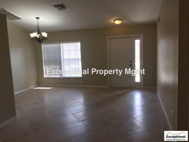 Foto del edificio - 3/2/2-Available Now.