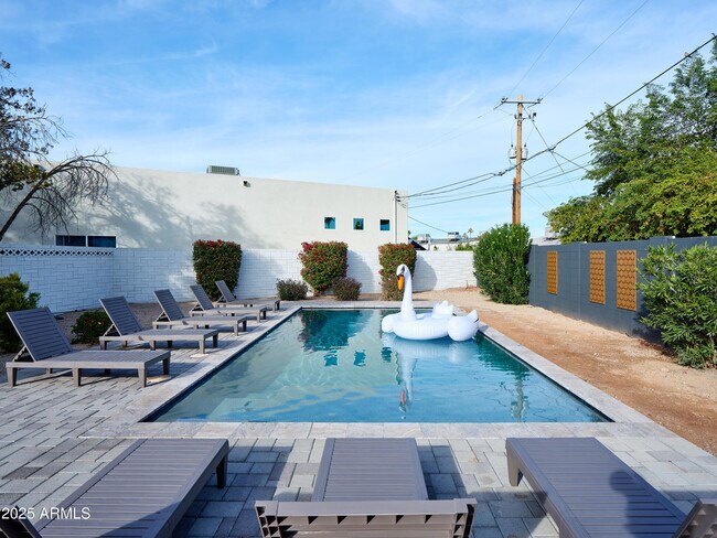 Foto del edificio - 4535 N 75th Pl