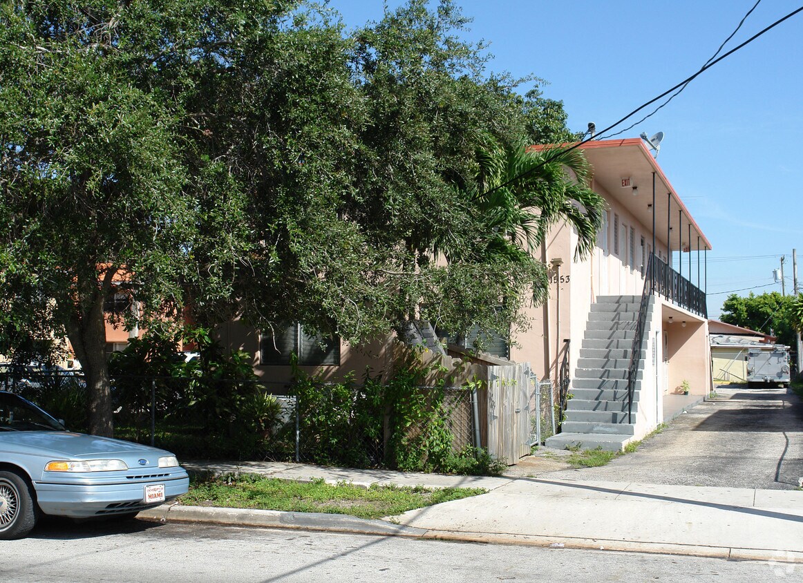 Primary Photo - 1553 SW 5th St