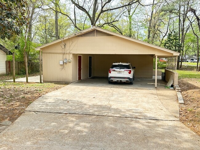 Photo - 103 Sykes Park Cir House