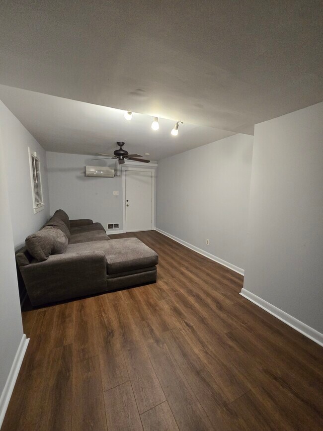Sala de estar - 1732 Ridgeway Ave NW
