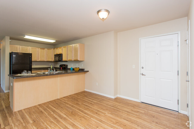 Interior Photo - Jefferson Creek