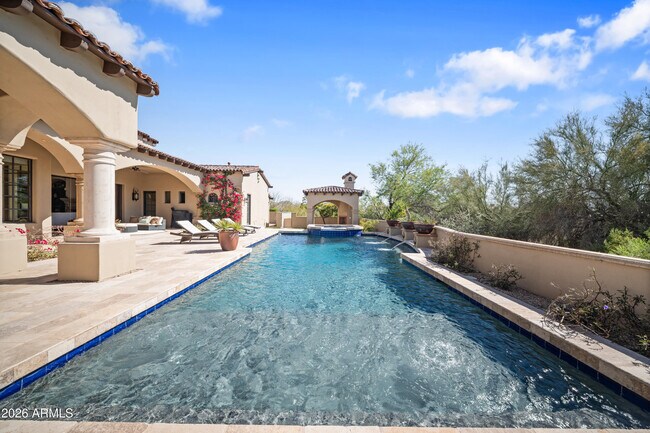 Foto del edificio - 9290 E Thompson Peak Pkwy