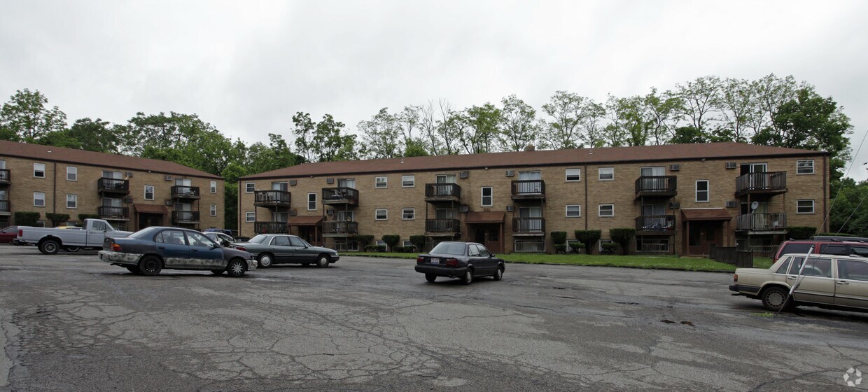Terracer Woods - 2721-2725 Baker Ave