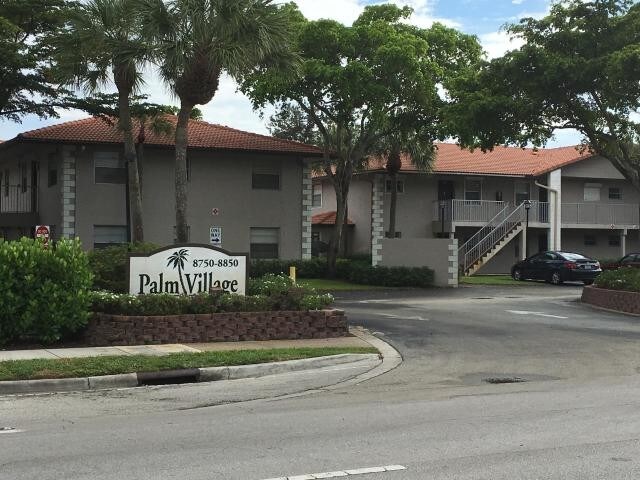 Primary Photo - 8830 Royal Palm Blvd