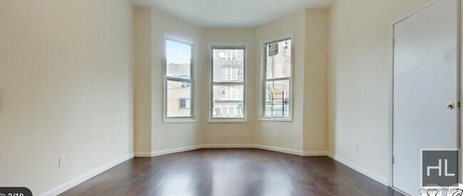 Foto del edificio - 1534 Bryant Ave