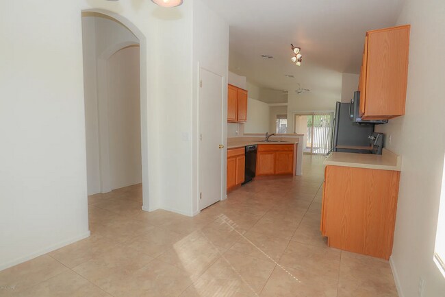 Foto del edificio - 7870 W School Hill Pl