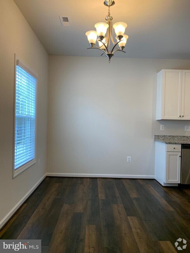 Regency Park Villas Apartments under 2,962 Fredericksburg, VA 2