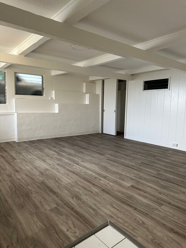Foto principal - Upgraded Studio w/ Extra Room and Enclosed...