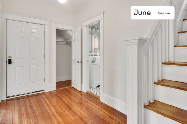 Building Photo - 20 Alcott St