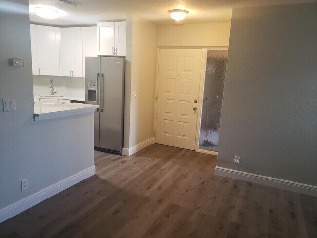 Building Photo - 3860 Coral Tree Cir