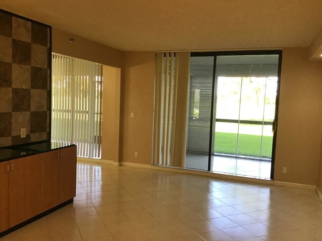 Building Photo - 5301  Fountains Drive 103 Lake Worth FL 33467