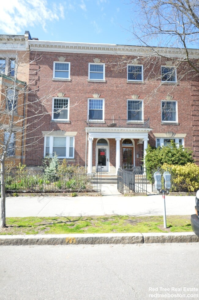 Building Photo - 1726 Beacon St
