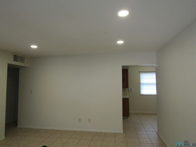 Foto del edificio - 1402 W Briscoe Ave