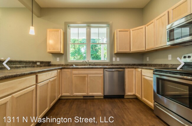 Building Photo - 4 br, 4.5 bath House - 1309 N Washington S...