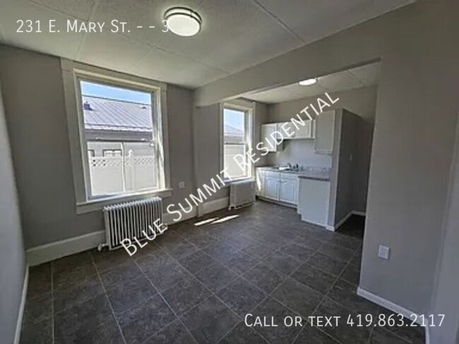 Building Photo - 231 E Mary St