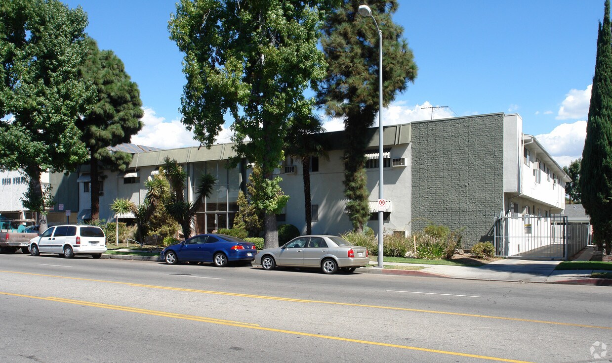 6050 Whitsett Ave, North Hollywood, CA 91606 Apartments in North