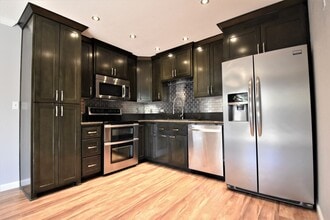 Building Photo - 5030 Greenberry Dr