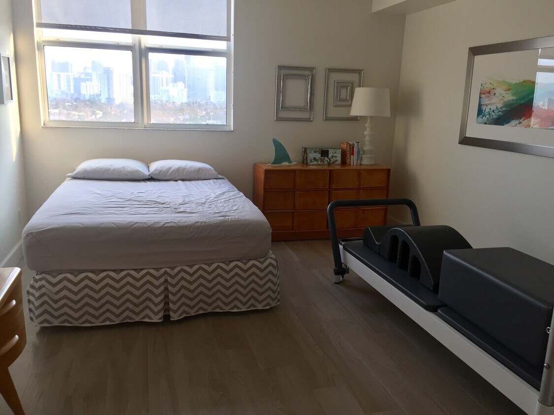 bedroom - 2475 Brickell Ave