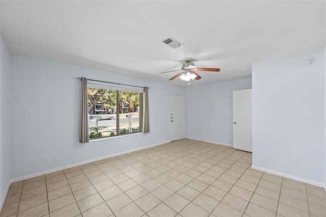 Building Photo - 3713 Menchaca Rd