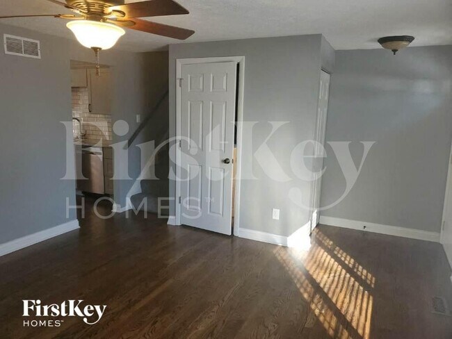 Foto del edificio - 4207 Edinburgh Dr