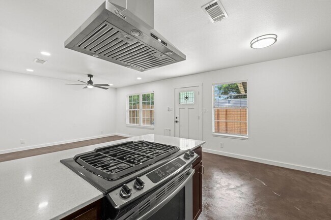Foto del edificio - 3508 Southridge Dr