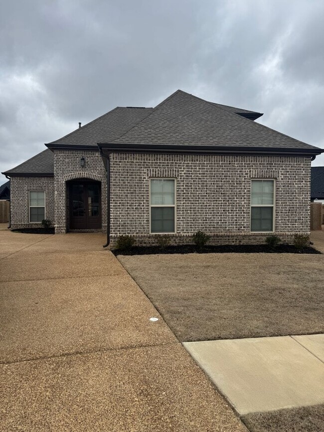 Building Photo - 5473 Glenstone Cv