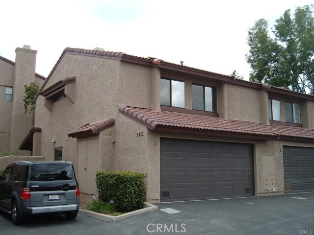 Building Photo - 2452 Chandler Ave