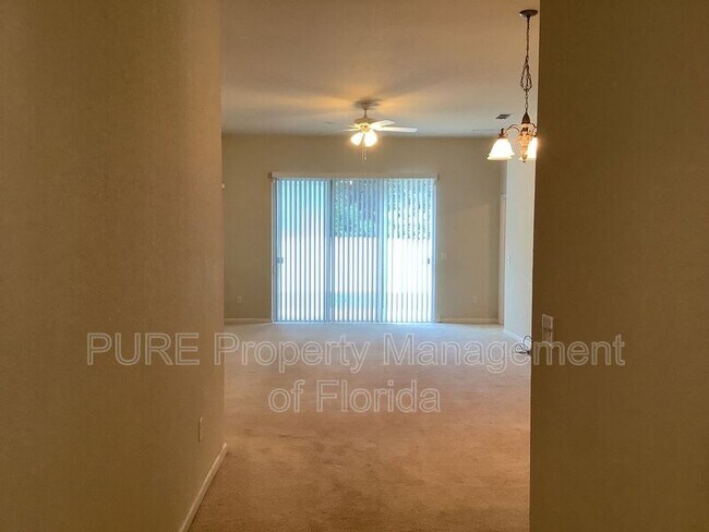 Building Photo - 4689 SW 40th Pl