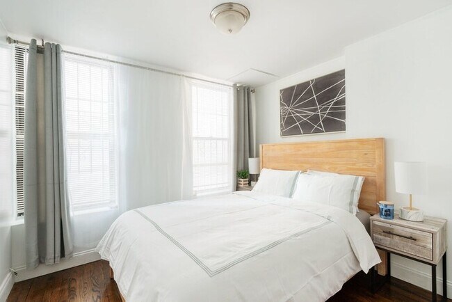 Foto del edificio - 1435-3  3 Bedrooms 2Bath W/D Prime Upper East