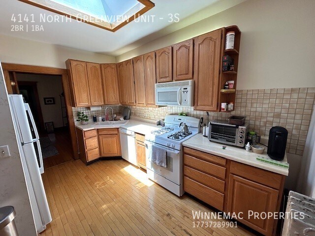 Foto del edificio - 4141 N Greenview Ave