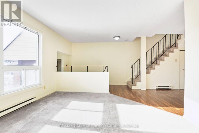 Building Photo - 137 Renova Private