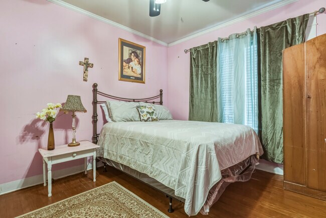 Foto del edificio - 412 Pinehill Dr
