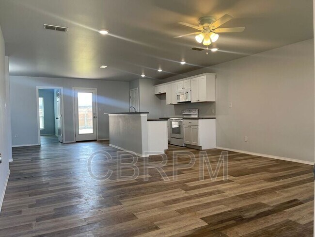 Building Photo - 8427 10th Pl